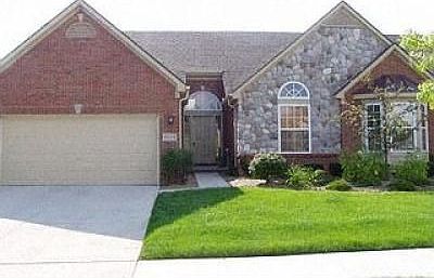 1st image of 3515 Lexington Dr #1