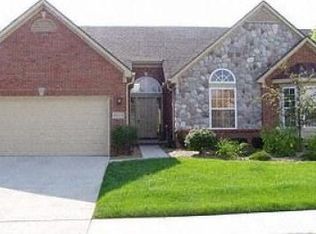 3515 Lexington Dr #1, Auburn Hills, MI 48326