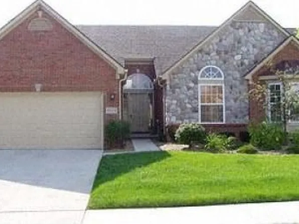 3515 Lexington Dr #1, Auburn Hills, MI 48326