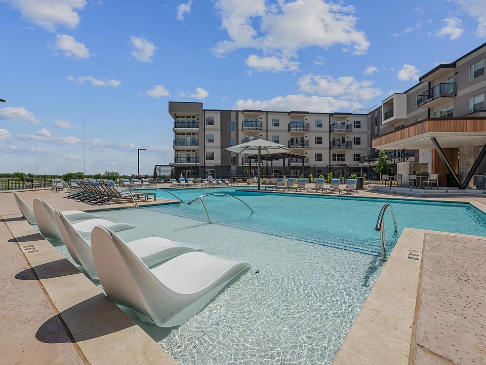 Broadvue Apartments
