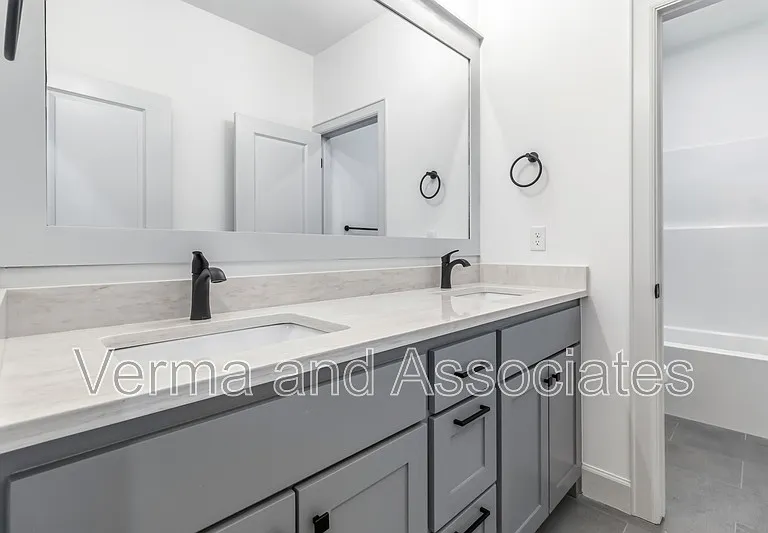 920 Trestle Ln — Photo 24