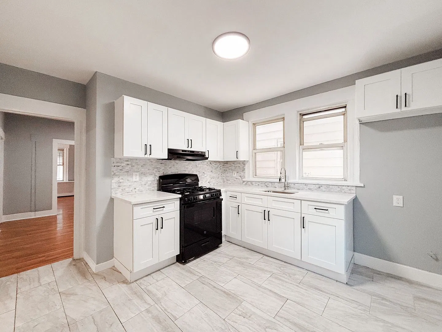 485 Nye Ave — Photo 1