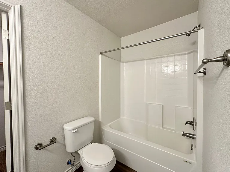1837 Clovis Dr — Photo 29