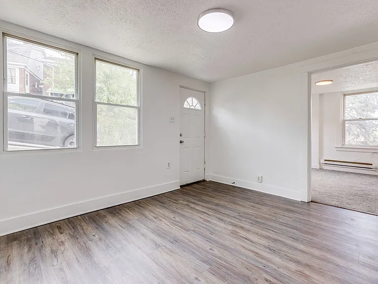06 - 424 William — Photo 2