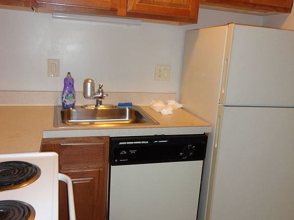 2nd image of 911 South Frst APT 09
