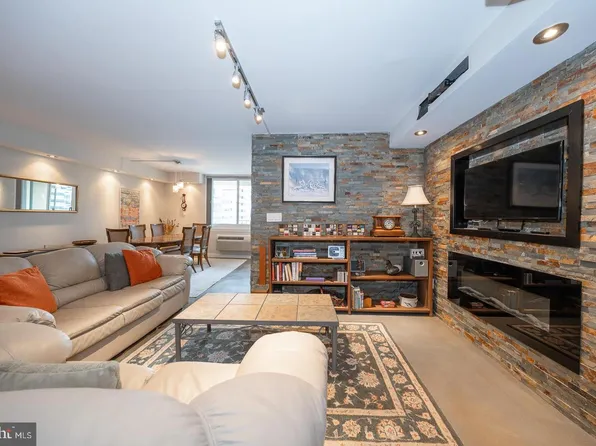 1919 Chestnut St APT 1919, Philadelphia, PA 19103
