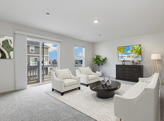 4th image of 8746 Clover Ln