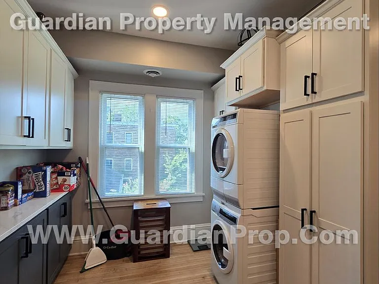 3528 Bloomington Avenue — Photo 7