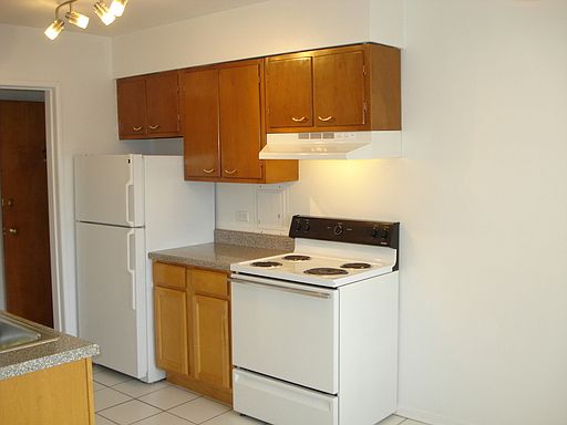 3rd image of 2357 W Jarvis Ave APT 2R