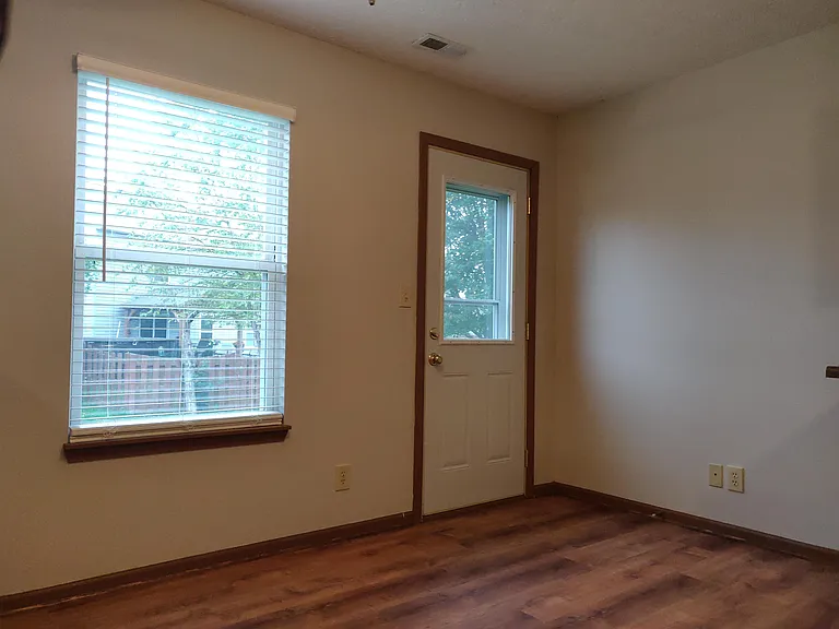 5581 Bingham Dr — Photo 4