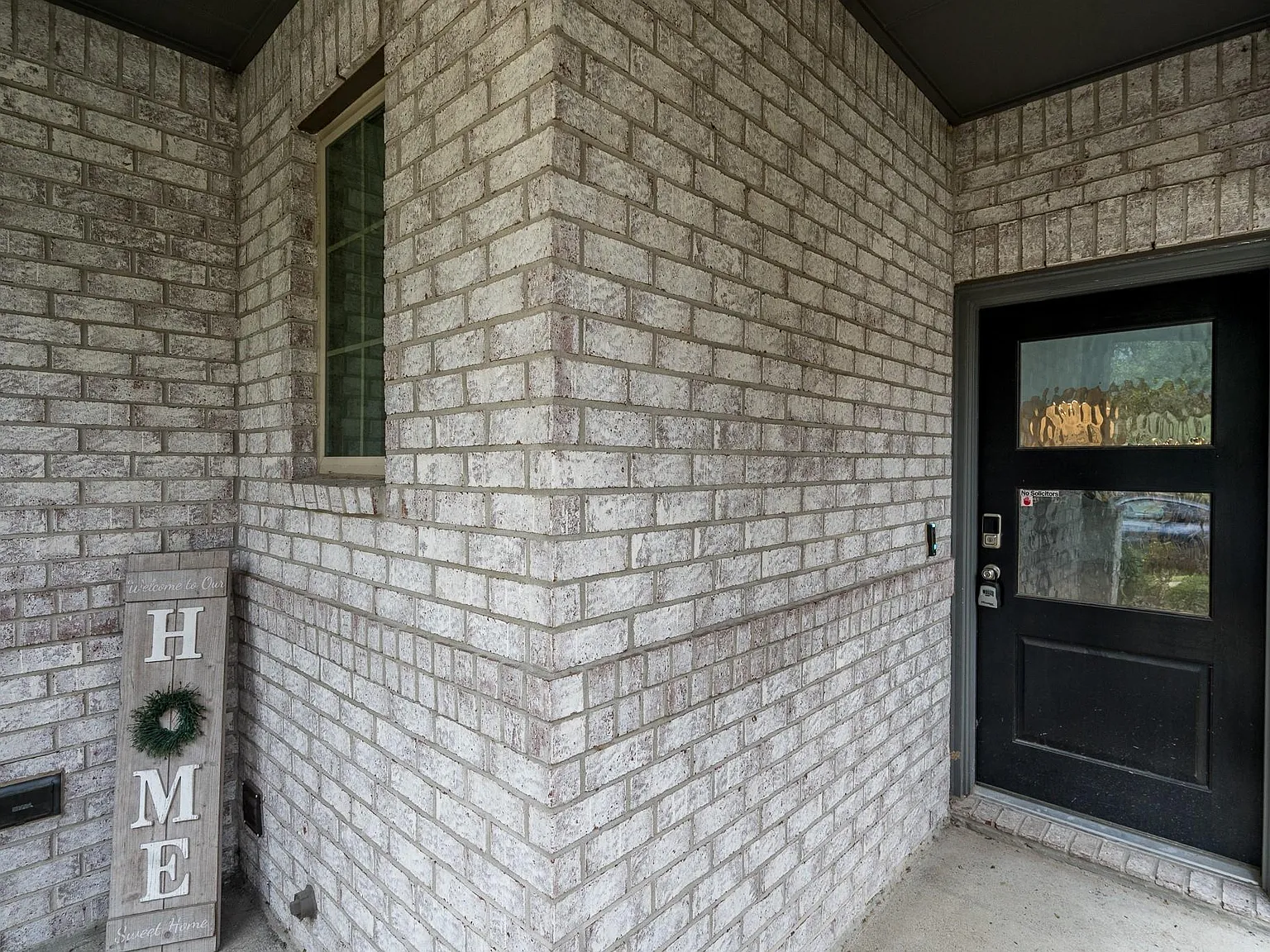 4 bed, 3.0 bath, 2447 sqft, $2,950 — Photo 4