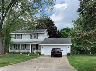 4070 Knollwood Dr, Grand Blanc, MI 48439