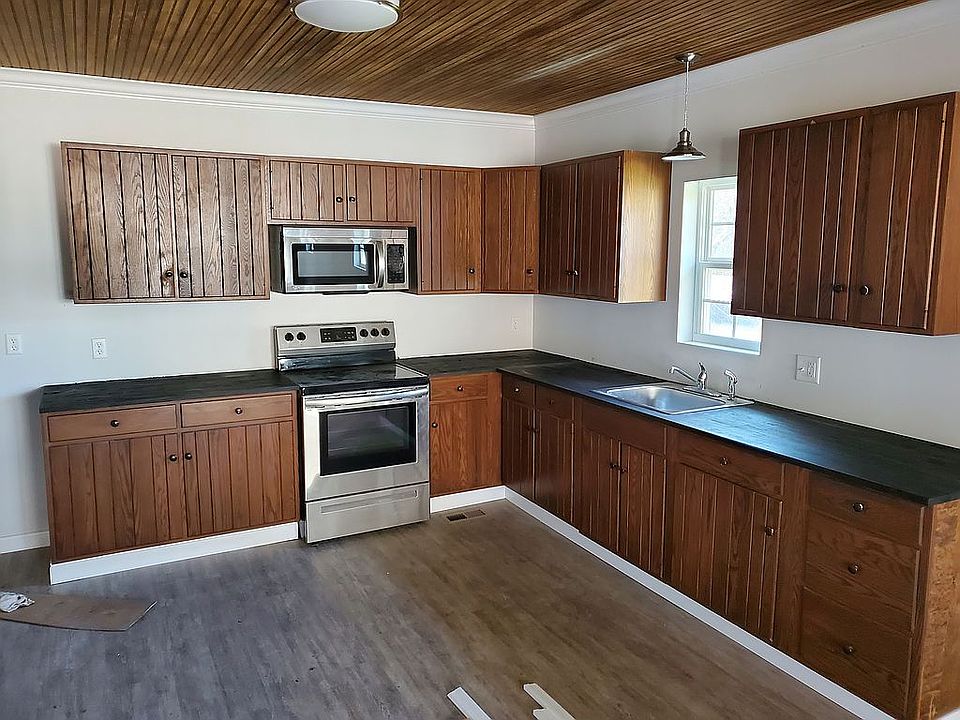 2nd image of 4516 Oakwood Dr
