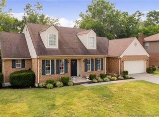 1124 Creekview Cir, New Albany, IN 47150