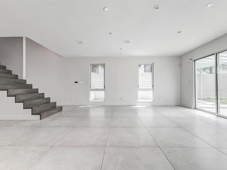 1222 Marconi St — Photo 37