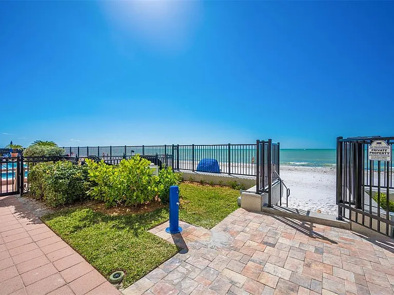 16550 Gulf Blvd #545 — Photo 46