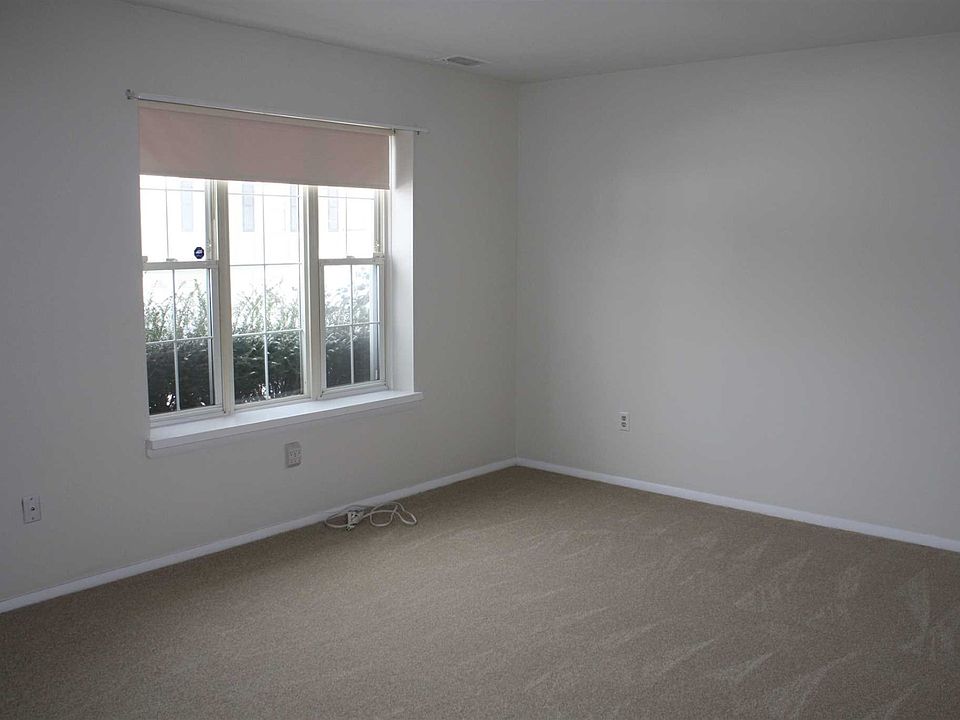 1st image of 12 Sunny Brook Cir #12