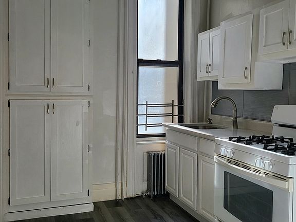 4th image of 106 Linden Blvd