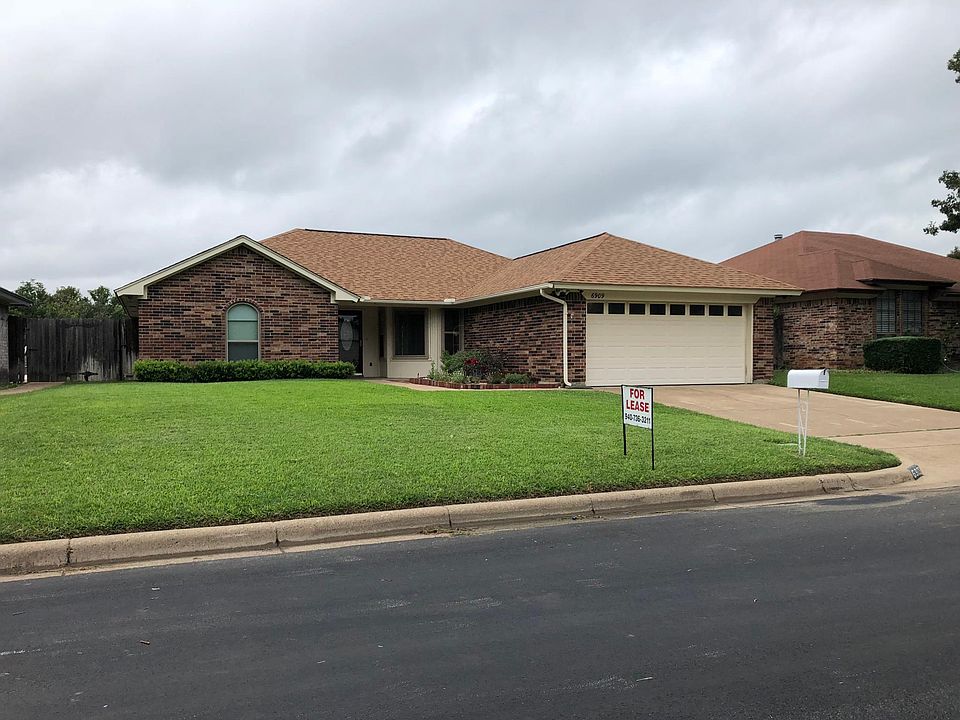Street view in nice neighborhood