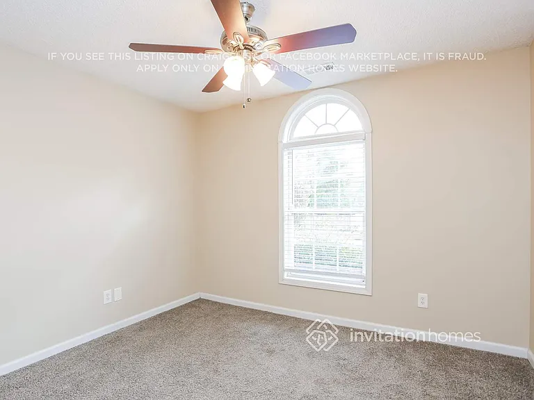 4890 Larkspur Ln — Photo 13