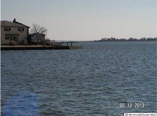 1 Neptune Rd, Toms River, NJ 08753