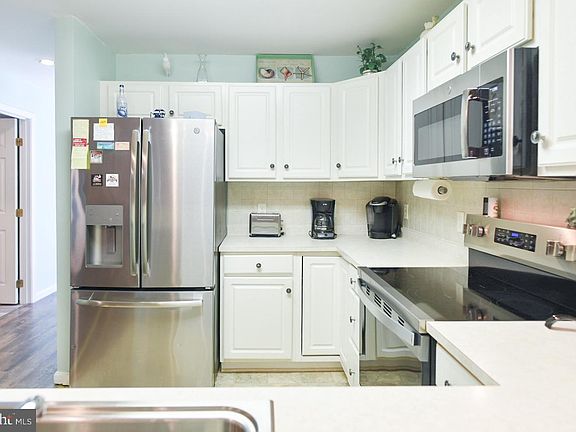 3rd image of 195 Pine Tree Rd