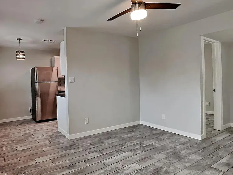 1302 E Vista Ave #2 — Photo 13