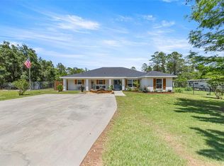 495 Fisher Rd, Ocklawaha, FL 32179