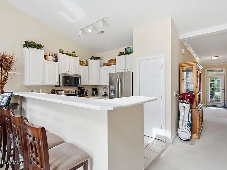 5006 Carleton Dr #113 — Photo 14