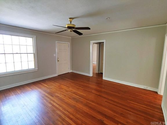 3rd image of 304 Walnut St