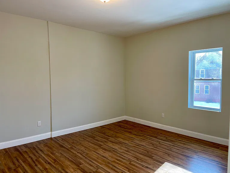 90 Pleasant St #A — Photo 14