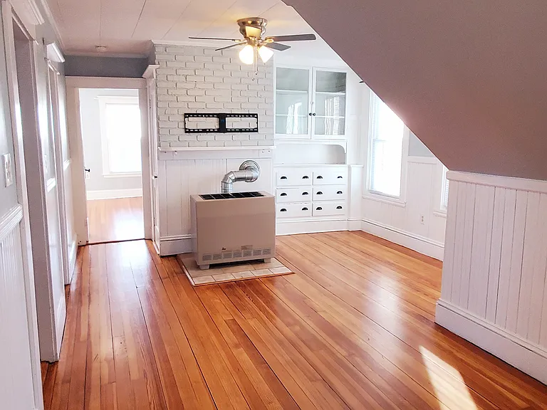 103 Stephen St #4 — Photo 2