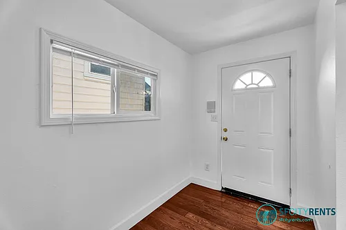 21 Crescent Ave #B Photo 1