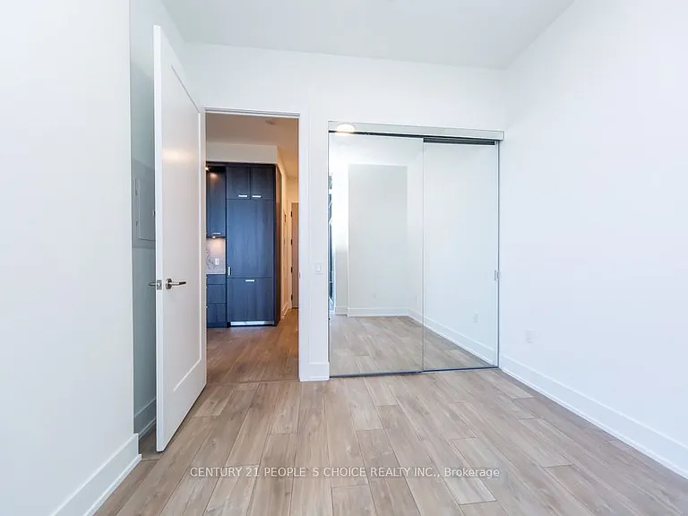 858 Dupont St #Penthouse 32 — Photo 39