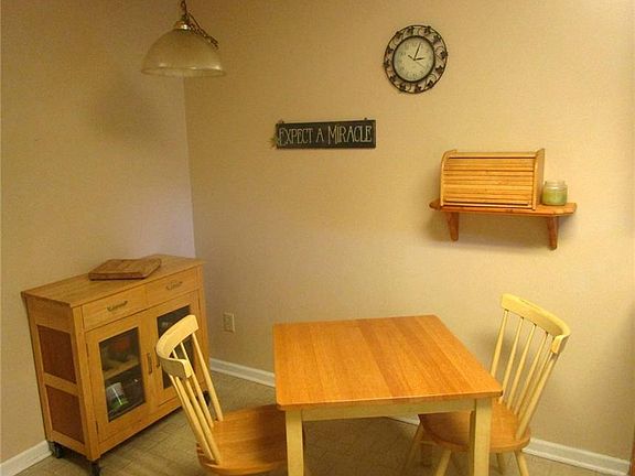 5th image of 6738 Equestrian Ln