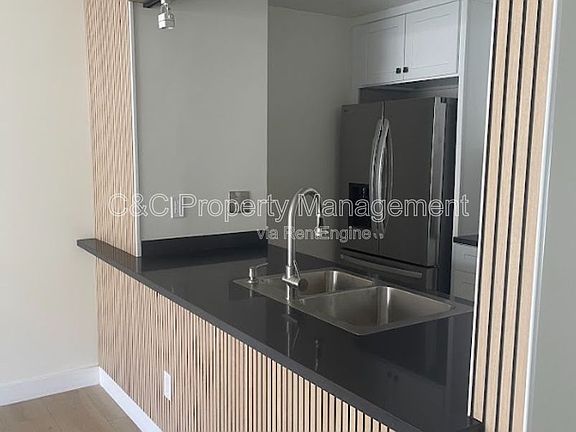 2nd image of 2061 S Magnolia Ave