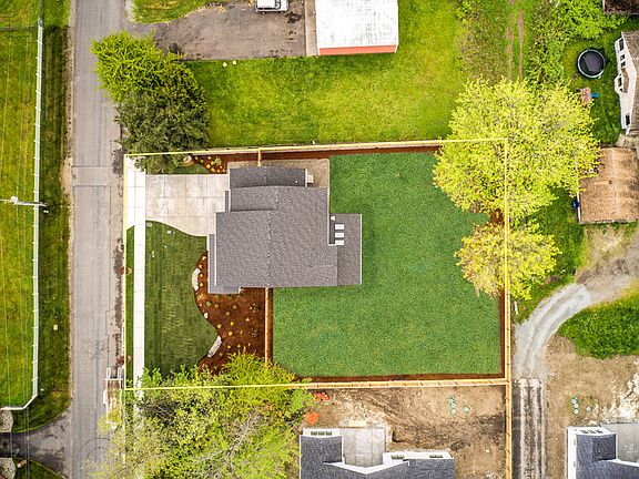 .4 Acre lot - level and fenced
