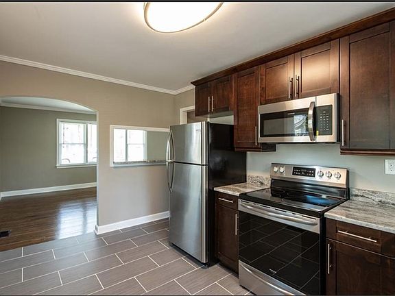 3rd image of 272 Hilltop Dr SW