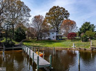 150 E Harbor Dr, Reedville, VA 22539