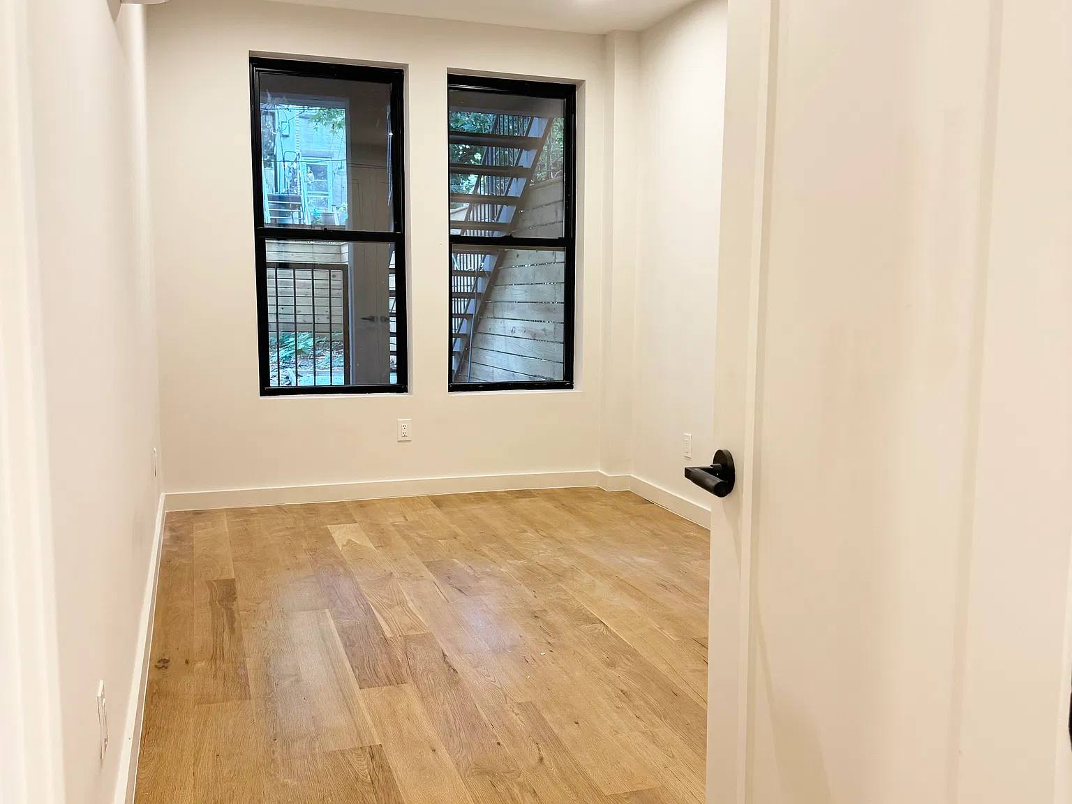 1506A Pacific Street — Photo 4