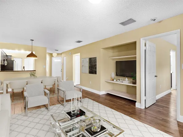 9829 NW 1st Court #9829, Plantation, FL 33324