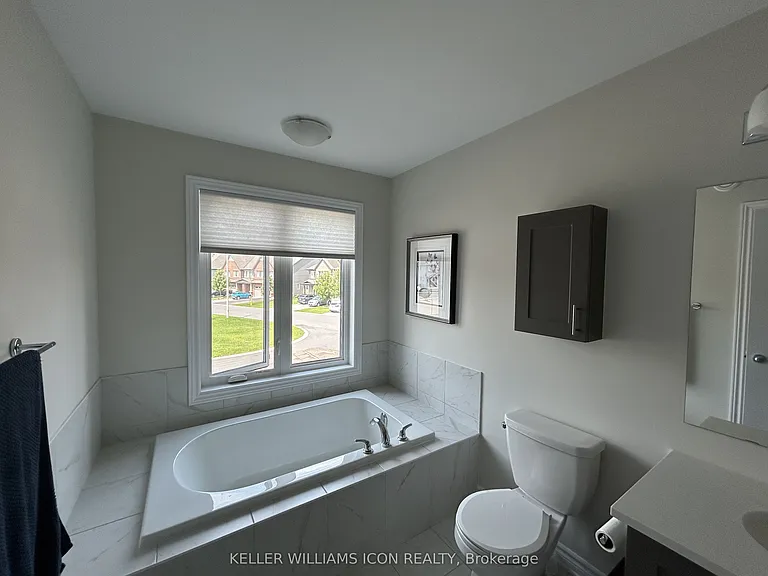 505 Manhattan Ct — Photo 21