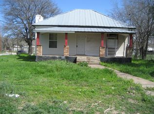 228 W Barnett St, Kerrville, TX 78028