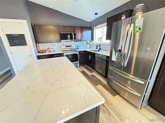 5th image of 604 Sunward Dr