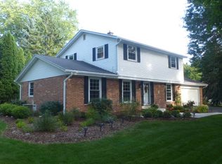 1714 Willow Ln, Grafton, WI 53024