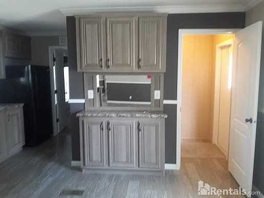 5th image of 1023 Paradise Ln