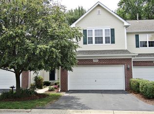 390 Ridge Rd, North Aurora, IL 60542