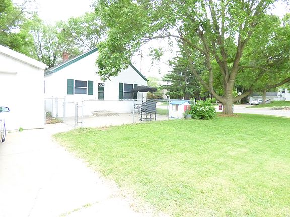 4th image of 1436 Western Ave