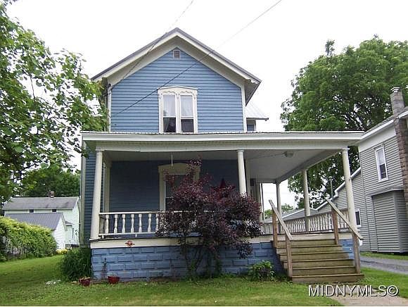 1st image of 223 E Hickory St