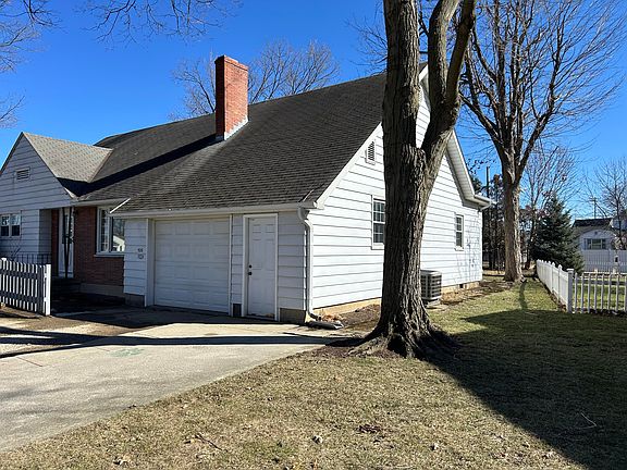 3rd image of 526 Willow St